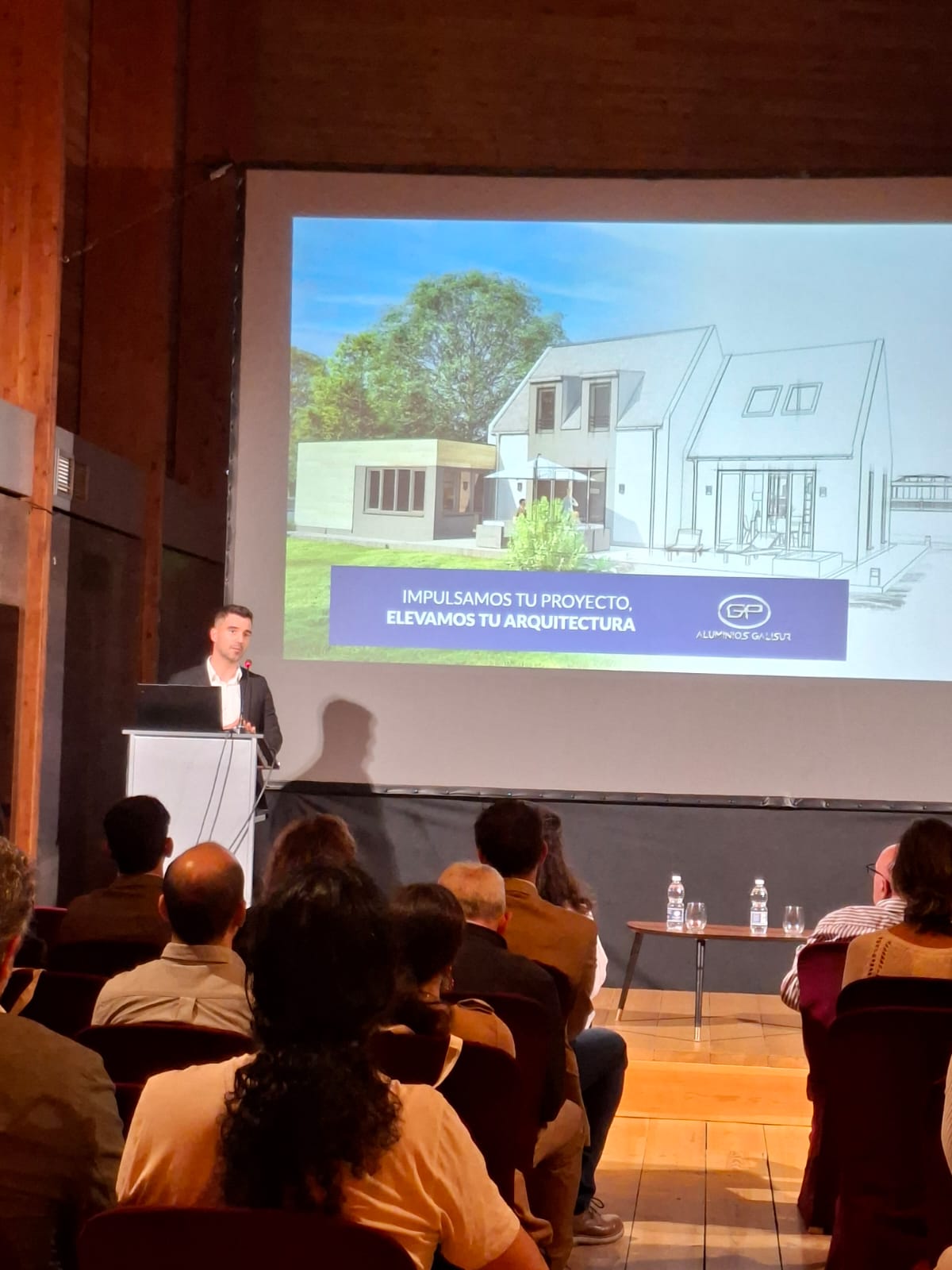 Jornada técnica sobre el ciclo de vida del aluminio